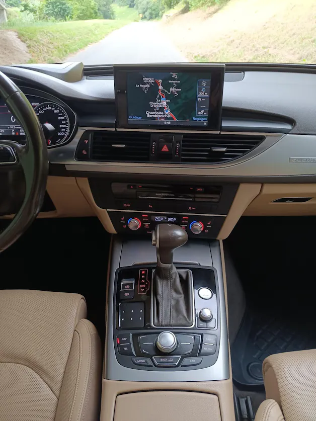 AUDI A6 Avant 3.0 TDI V6 quattro S-tronic