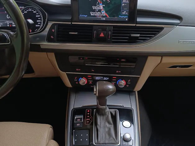 AUDI A6 Avant 3.0 TDI V6 quattro S-tronic