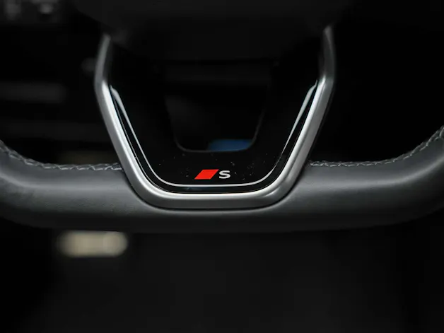 AUDI A5 Limousine 2.0 TFSI S tronic *Werksgarantie*Matrix LED*Sportsitze*Assistenten*