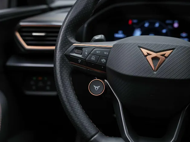 CUPRA LEON 2.0 TDI DSG *NEUES MODELL*Werksgarantie*Matrix LED*Lenkradheizung*Assistenten*