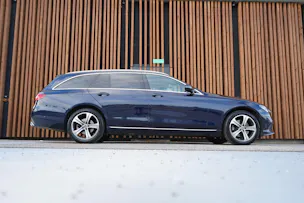 MERCEDES-BENZ E 220 d SWISS STAR AVANTGARDE 4MATIC 9G-TRONIC l 194 PS