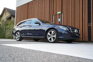 MERCEDES-BENZ E 220 d SWISS STAR AVANTGARDE 4MATIC 9G-TRONIC l 194 PS
