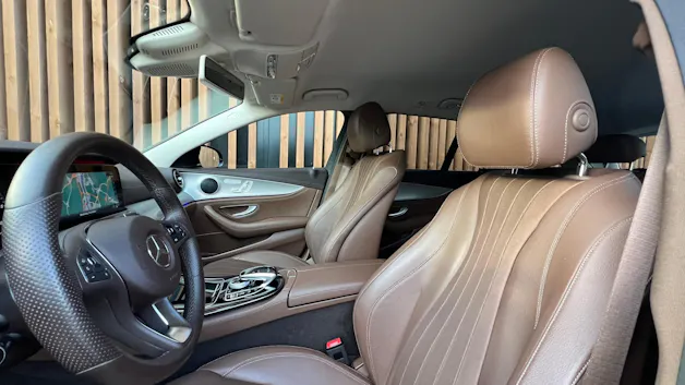 MERCEDES-BENZ E 220 d SWISS STAR AVANTGARDE 4MATIC 9G-TRONIC l 194 PS