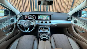 MERCEDES-BENZ E 220 d SWISS STAR AVANTGARDE 4MATIC 9G-TRONIC l 194 PS