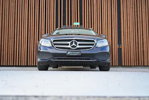 MERCEDES-BENZ E 220 d SWISS STAR AVANTGARDE 4MATIC 9G-TRONIC l 194 PS