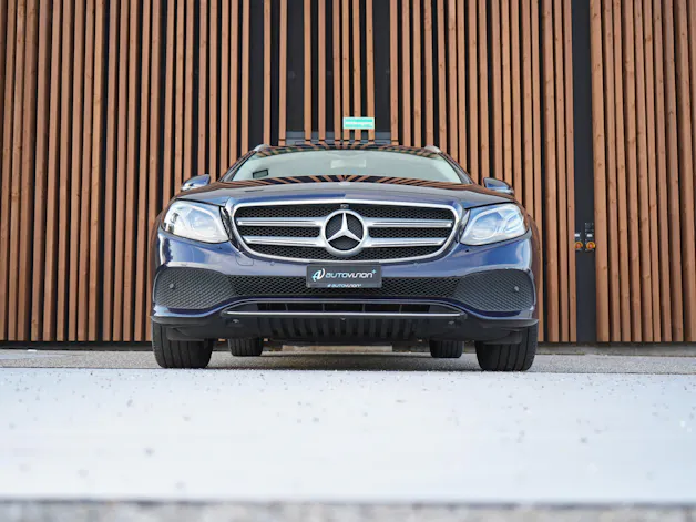 MERCEDES-BENZ E 220 d SWISS STAR AVANTGARDE 4MATIC 9G-TRONIC l 194 PS