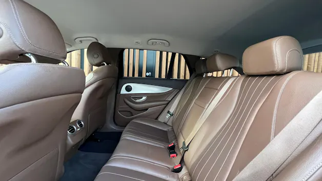 MERCEDES-BENZ E 220 d SWISS STAR AVANTGARDE 4MATIC 9G-TRONIC l 194 PS