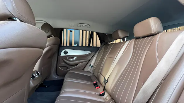 MERCEDES-BENZ E 220 d SWISS STAR AVANTGARDE 4MATIC 9G-TRONIC l 194 PS