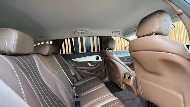MERCEDES-BENZ E 220 d SWISS STAR AVANTGARDE 4MATIC 9G-TRONIC l 194 PS
