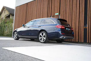 MERCEDES-BENZ E 220 d SWISS STAR AVANTGARDE 4MATIC 9G-TRONIC l 194 PS