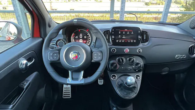 FIAT 595 1.4 16V TURBO ABARTH 595 GRAND PRIX EDITION l 165 PS