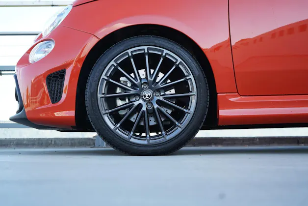 FIAT 595 1.4 16V TURBO ABARTH 595 GRAND PRIX EDITION l 165 PS