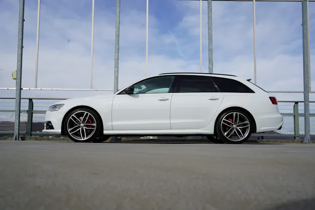 AUDI A6 AVANT 3.0 BiTDI V6 QUATTRO COMPETITION BLACK TIPTRONIC l 326 PS