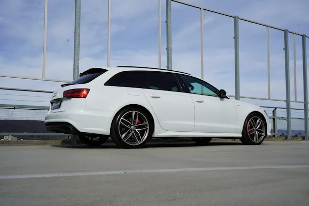 AUDI A6 AVANT 3.0 BiTDI V6 QUATTRO COMPETITION BLACK TIPTRONIC l 326 PS