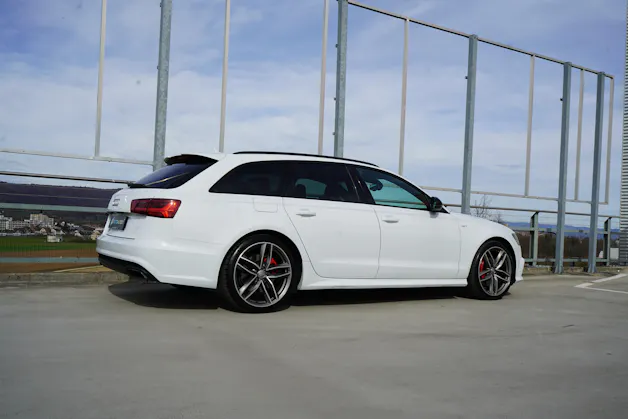 AUDI A6 AVANT 3.0 BiTDI V6 QUATTRO COMPETITION BLACK TIPTRONIC l 326 PS