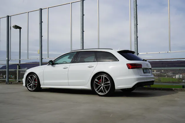 AUDI A6 AVANT 3.0 BiTDI V6 QUATTRO COMPETITION BLACK TIPTRONIC l 326 PS