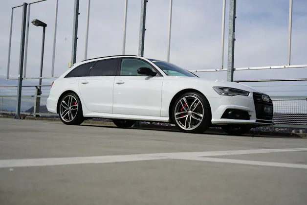 AUDI A6 AVANT 3.0 BiTDI V6 QUATTRO COMPETITION BLACK TIPTRONIC l 326 PS