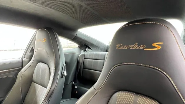 PORSCHE 911 TURBO S EXCLUSIVE PDK l 607 PS