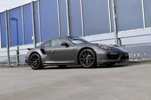 PORSCHE 911 TURBO S EXCLUSIVE PDK l 607 PS