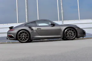 PORSCHE 911 TURBO S EXCLUSIVE PDK l 607 PS