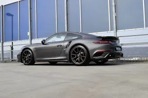 PORSCHE 911 TURBO S EXCLUSIVE PDK l 607 PS