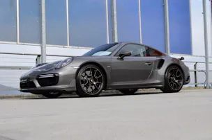 PORSCHE 911 TURBO S EXCLUSIVE PDK l 607 PS