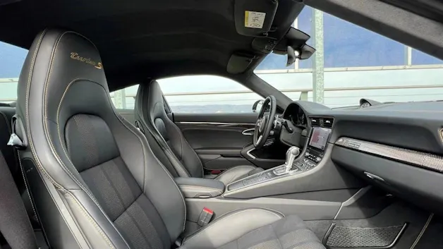 PORSCHE 911 TURBO S EXCLUSIVE PDK l 607 PS