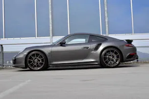 PORSCHE 911 TURBO S EXCLUSIVE PDK l 607 PS