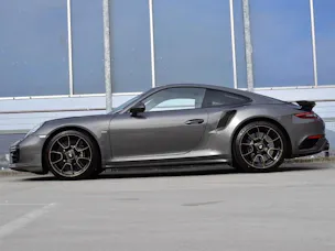PORSCHE 911 TURBO S EXCLUSIVE PDK l 607 PS
