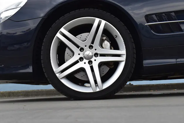 MERCEDES-BENZ SL 500 7G-TRONIC AMG SPORT l 388 PS