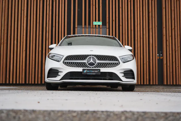 MERCEDES-BENZ A 180 AMG LINE 7G-DCT l 136 PS