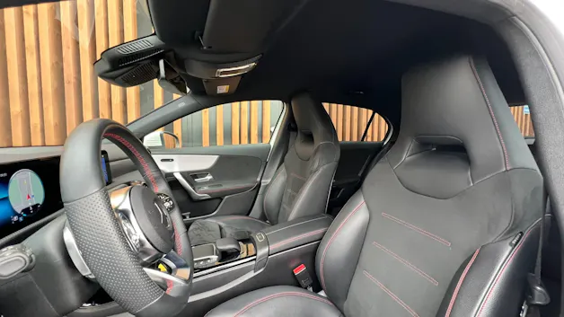 MERCEDES-BENZ A 180 AMG LINE 7G-DCT l 136 PS
