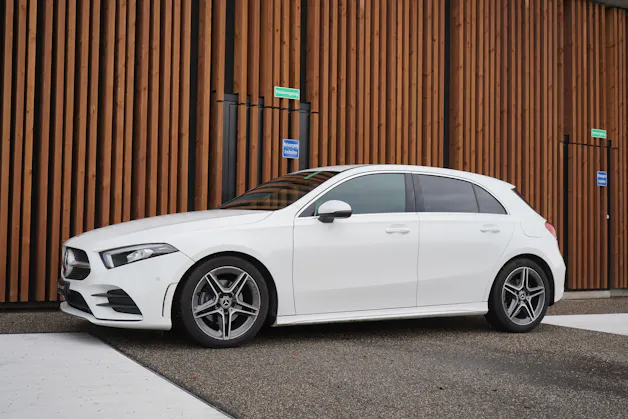 MERCEDES-BENZ A 180 AMG LINE 7G-DCT l 136 PS