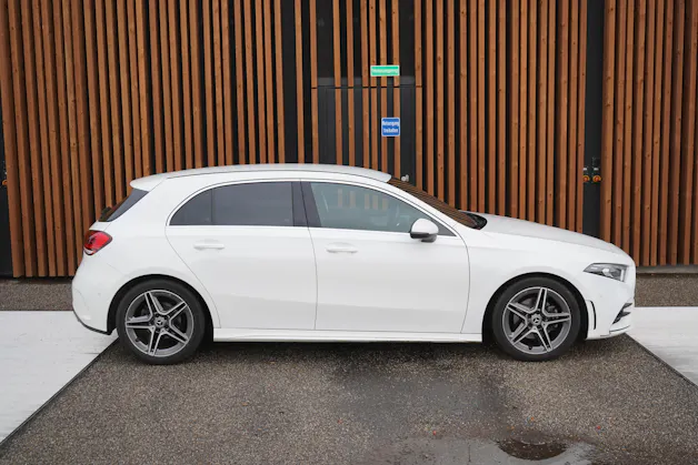 MERCEDES-BENZ A 180 AMG LINE 7G-DCT l 136 PS