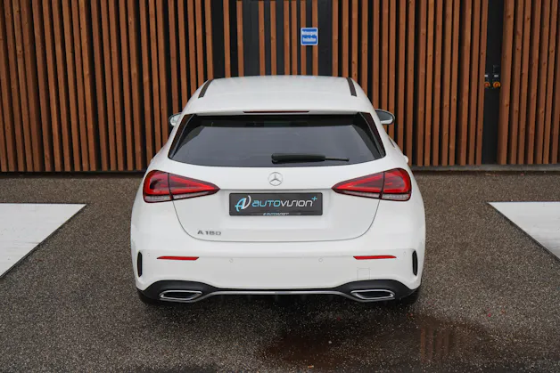 MERCEDES-BENZ A 180 AMG LINE 7G-DCT l 136 PS
