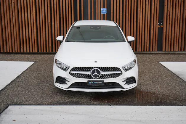 MERCEDES-BENZ A 180 AMG LINE 7G-DCT l 136 PS