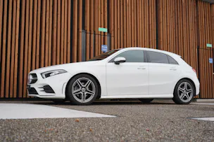 MERCEDES-BENZ A 180 AMG LINE 7G-DCT l 136 PS