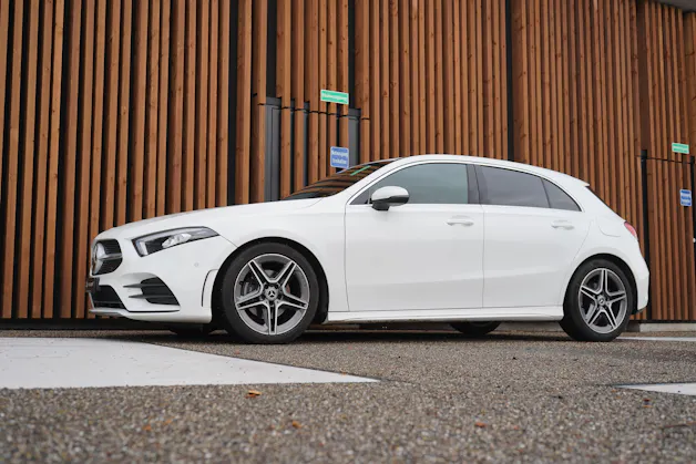 MERCEDES-BENZ A 180 AMG LINE 7G-DCT l 136 PS