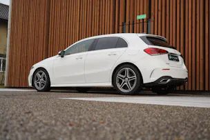 MERCEDES-BENZ A 180 AMG LINE 7G-DCT l 136 PS