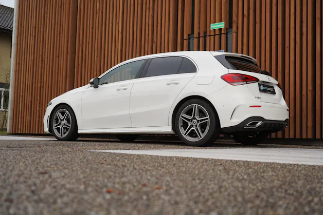 MERCEDES-BENZ A 180 AMG LINE 7G-DCT l 136 PS