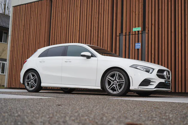 MERCEDES-BENZ A 180 AMG LINE 7G-DCT l 136 PS