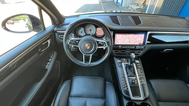 PORSCHE MACAN S PDK l 354 PS
