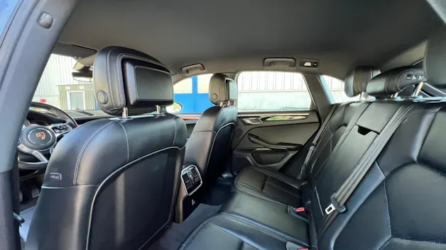 PORSCHE MACAN S PDK l 354 PS