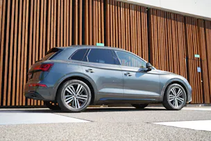 AUDI Q5 45 TFSI S LINE BLACK EDITION QUATTRO S-TRONIC l 265 PS