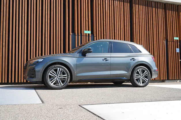 AUDI Q5 45 TFSI S LINE BLACK EDITION QUATTRO S-TRONIC l 265 PS