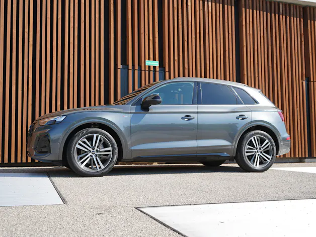 AUDI Q5 45 TFSI S LINE BLACK EDITION QUATTRO S-TRONIC l 265 PS