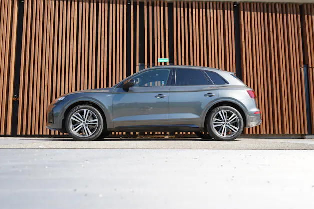 AUDI Q5 45 TFSI S LINE BLACK EDITION QUATTRO S-TRONIC l 265 PS