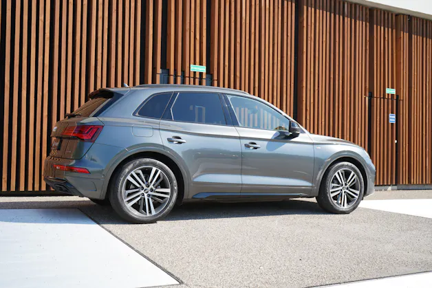 AUDI Q5 45 TFSI S LINE BLACK EDITION QUATTRO S-TRONIC l 265 PS
