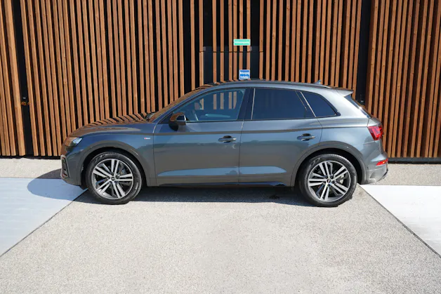 AUDI Q5 45 TFSI S LINE BLACK EDITION QUATTRO S-TRONIC l 265 PS