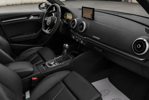 AUDI RS3 SEDAN 2.5 TSI quattro S-tronic